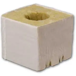 7.5 x 7.5 - 4 cm Loch